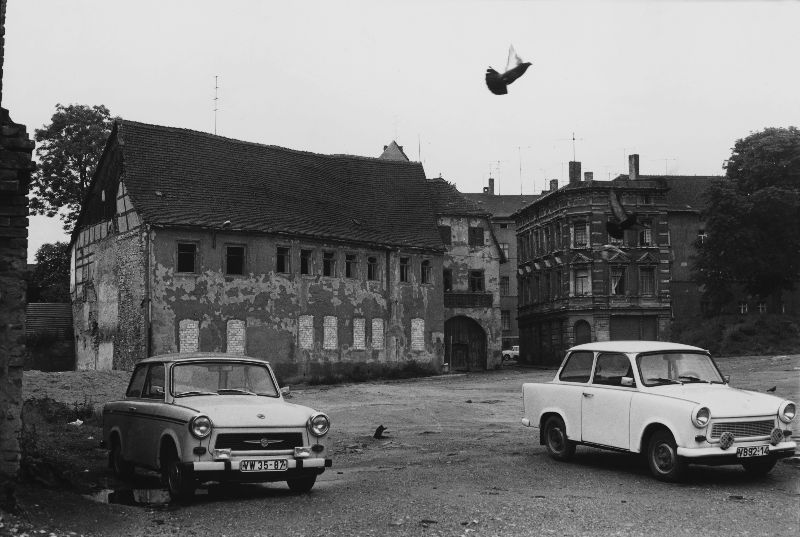 4 Aus_Hauser_und_Gesichter._Halle_1983-85_Helga_Paris